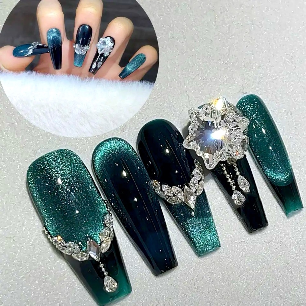 Gorgeous 10 pcs Handmade Press-On Nails (Nail Kit - Reusable).